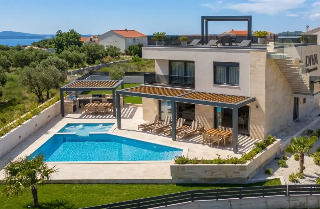 Luxusvilla mit Meerblick - Rogoznica